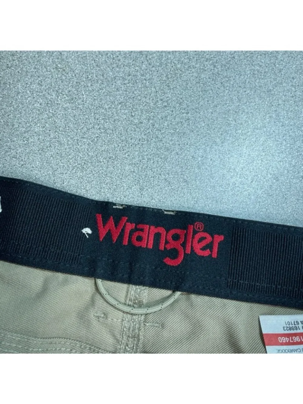 Wrangler Men's Size 34 Regular Fit Khaki Shorts Cotton Blend Cargo